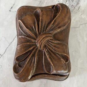 Vintage Syroco Present Bow Faux Wood Carved Storage Souvenir Jewelry Candy Box